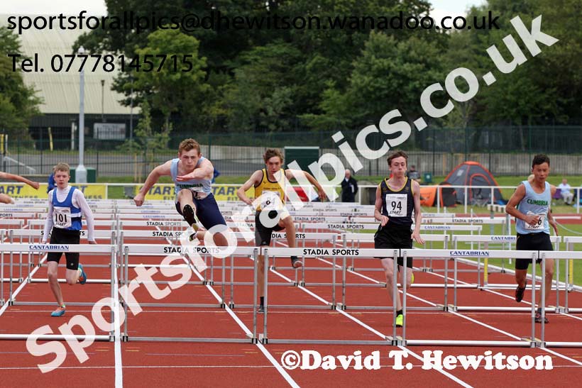Under-15 boys 80 metres hurdles. Photo: David T. Hewitson/Sports for All Pics